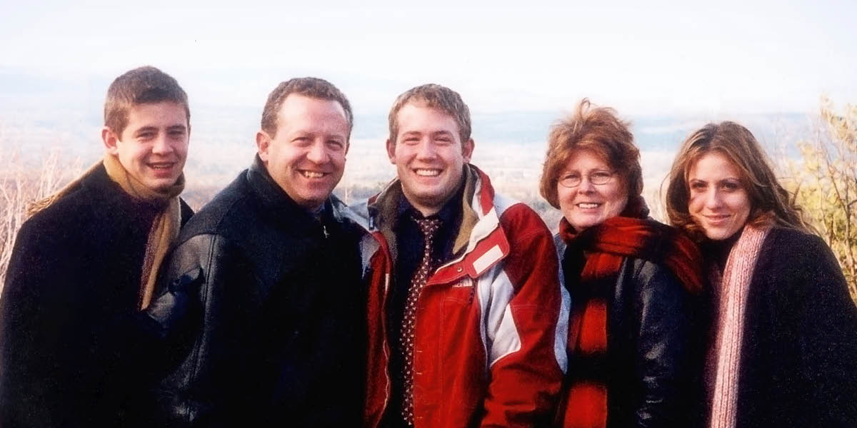 David Maza le mosali oa hae le bana ba bona ba bararo.