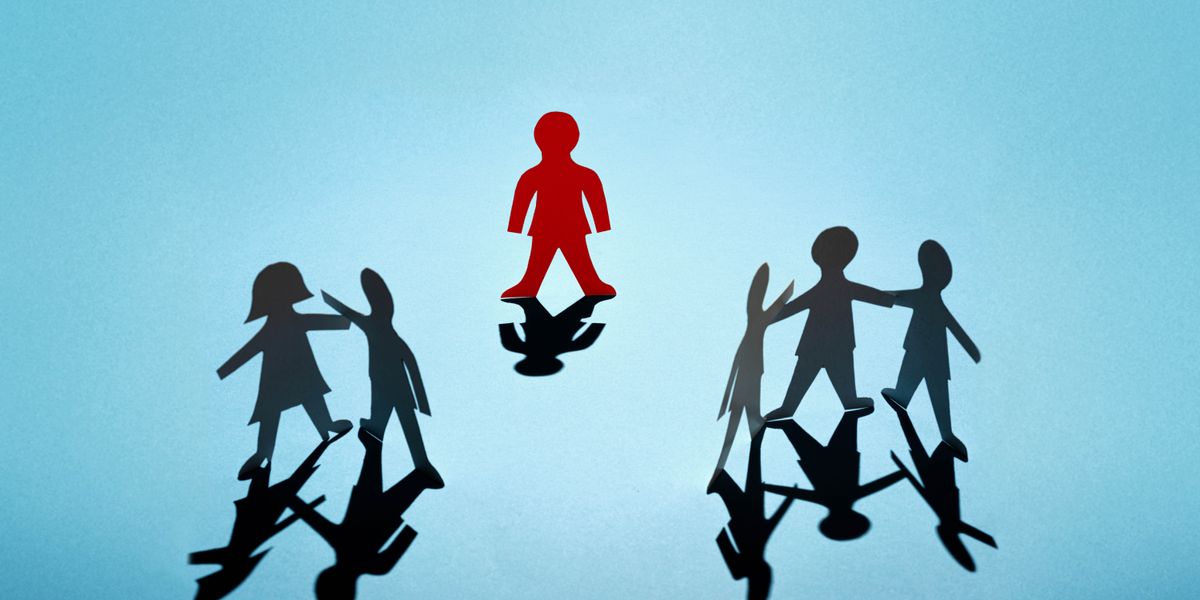 Popi e entsoeng ka pampiri e eme e le ’ngoe hole le tse ling.