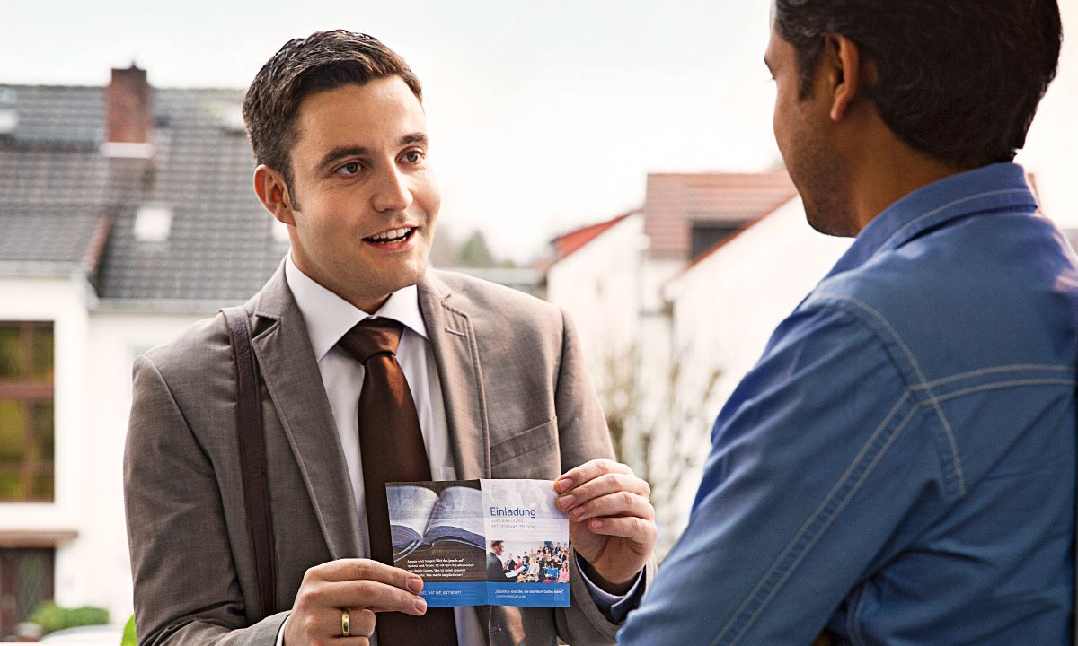 Mor’abo rōna o fa motho memo ea ho memela batho libokeng