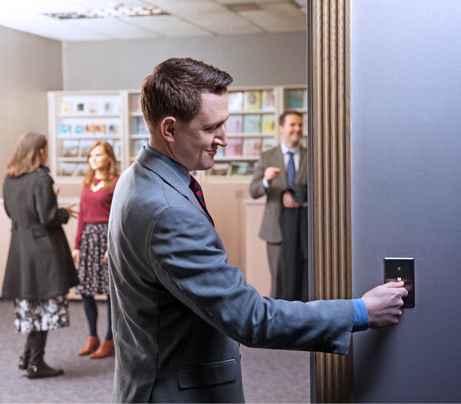 Mor’abo rona o tima mabone Holong ea ’Muso