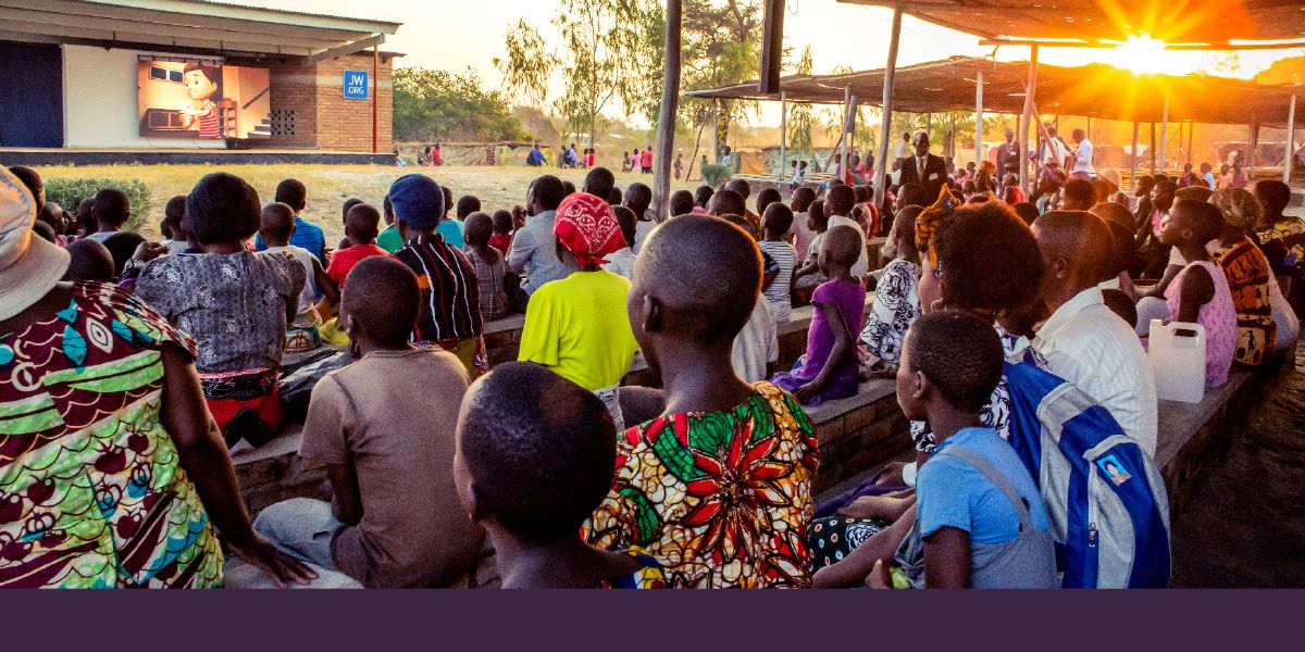 Batho ba tlileng kopanong Malawi ba shebelletse khaso ea JW