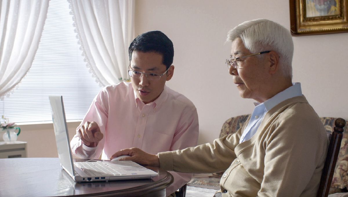 Mocha o thusa mor’abo rona ea holileng ho ntša monehelo a sebelisa marang-rang