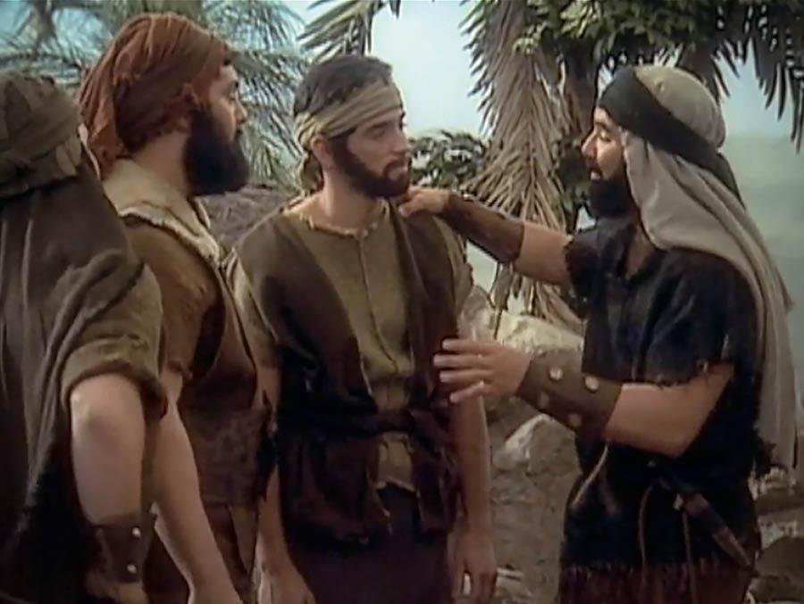 Litšoantšo tse hlahang karoloaneng ea video ea ‘Mehlala e re Lemosang Kajeno.’ Zimri o bolella Jamine le banna ba bang ka basali ba Bamoabe.