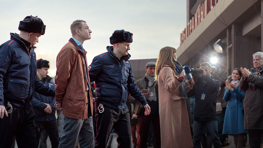 Bara le barali babo rona le baqolotsi ba litaba ba shebile ha mapolesa a isa mora oabo rona teronkong.