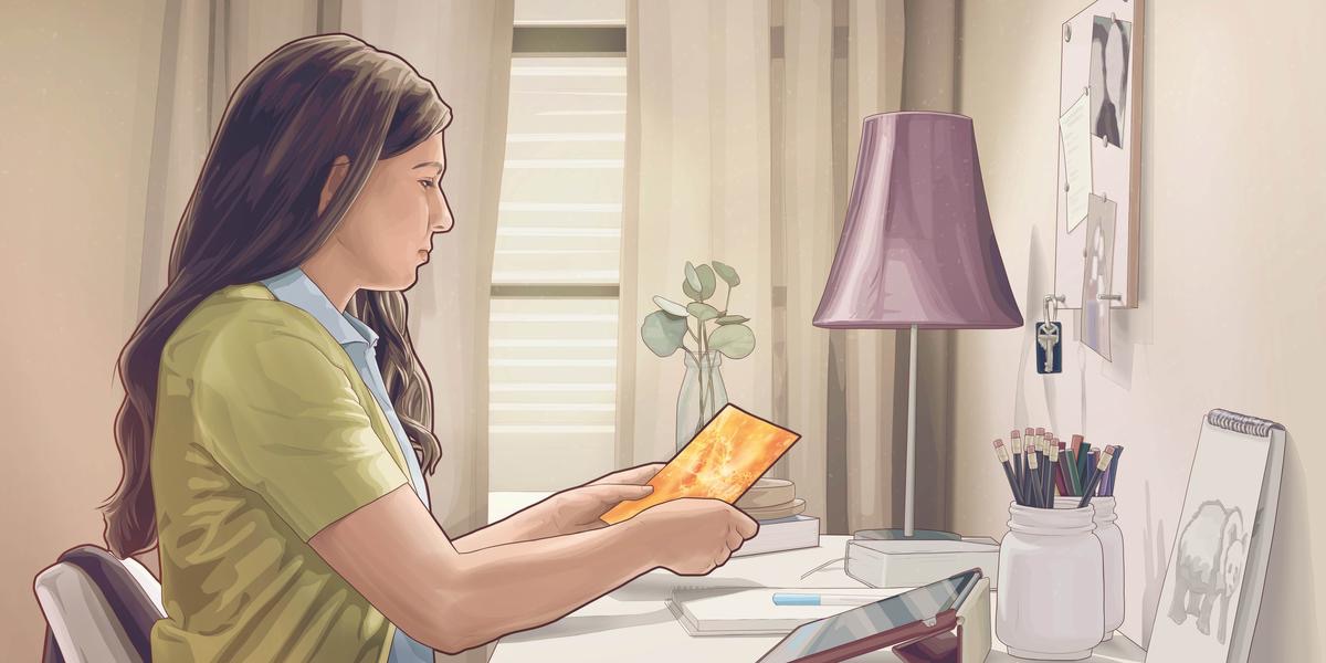 Setšoantso se hlahang videong ea, “Re Lokela ho ‘Matha ka Mamello’​—Ithute Lentsoe la Molimo.” Rebeka o sebelisa bukana ea “The Origin of Life​—Five Questions Worth Asking” ho etsa lipatlisiso.