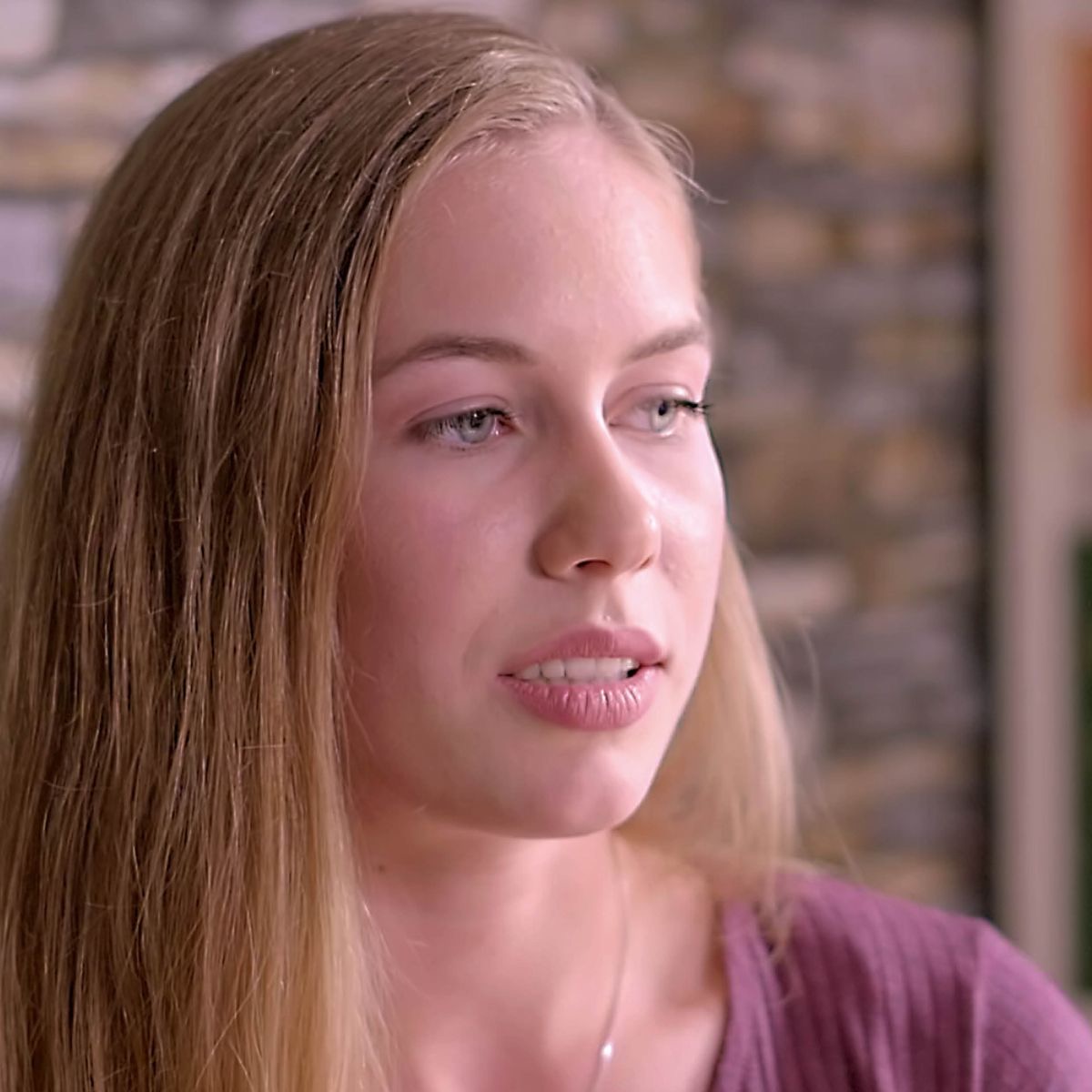 Video ea “Bacha ba Ratang Lentsoe la Molimo.” Celine.