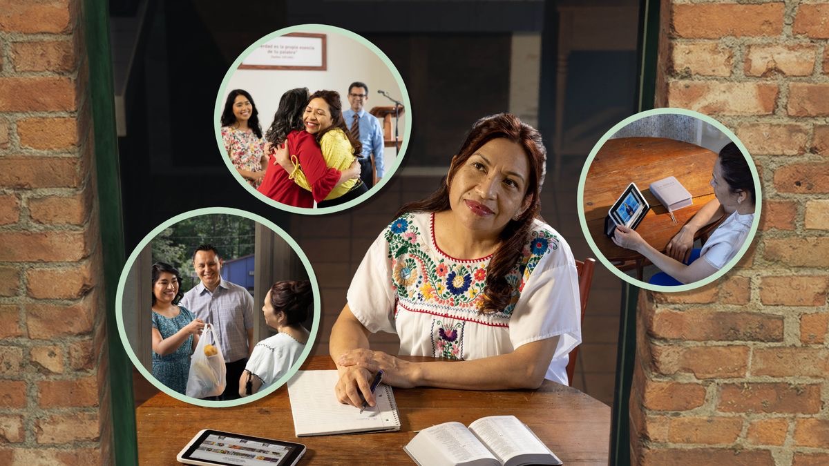 Morali oa bo rona o ntse a ikhopotsa lintho tse fapaneng tseo Jehova a mo hlohonolofalitseng ka tsona ebe o li ngola fatše. Litšoantšo li bontša banyalani ba mo tliselitse lijo, morali oa bo rona e mong a mo aka Holong ea ’Muso le moo eena a shebelletseng lenaneo la JW Broadcasting.