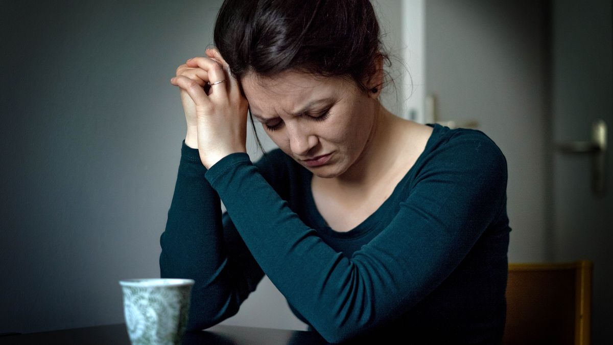 Morali oa bo rona ea tšoenyehileng o rapela ka matla.