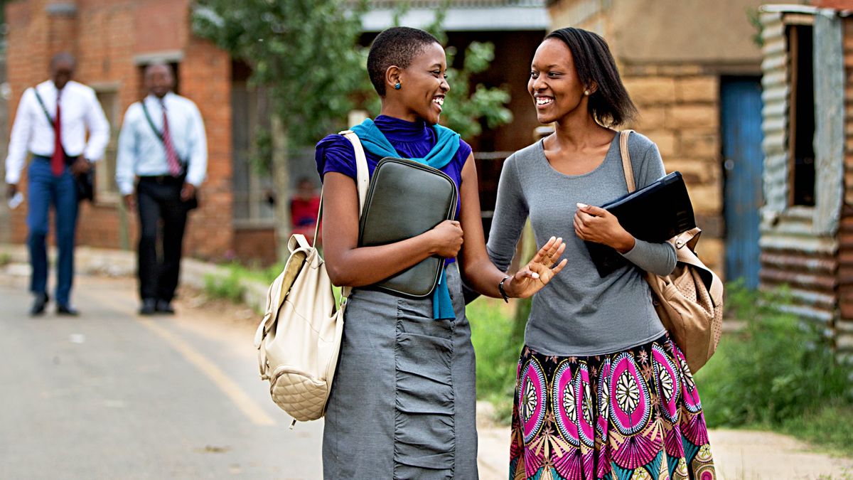 Barali ba bo rona ba babeli ba thabela ho sebetsa ’moho tšimong.