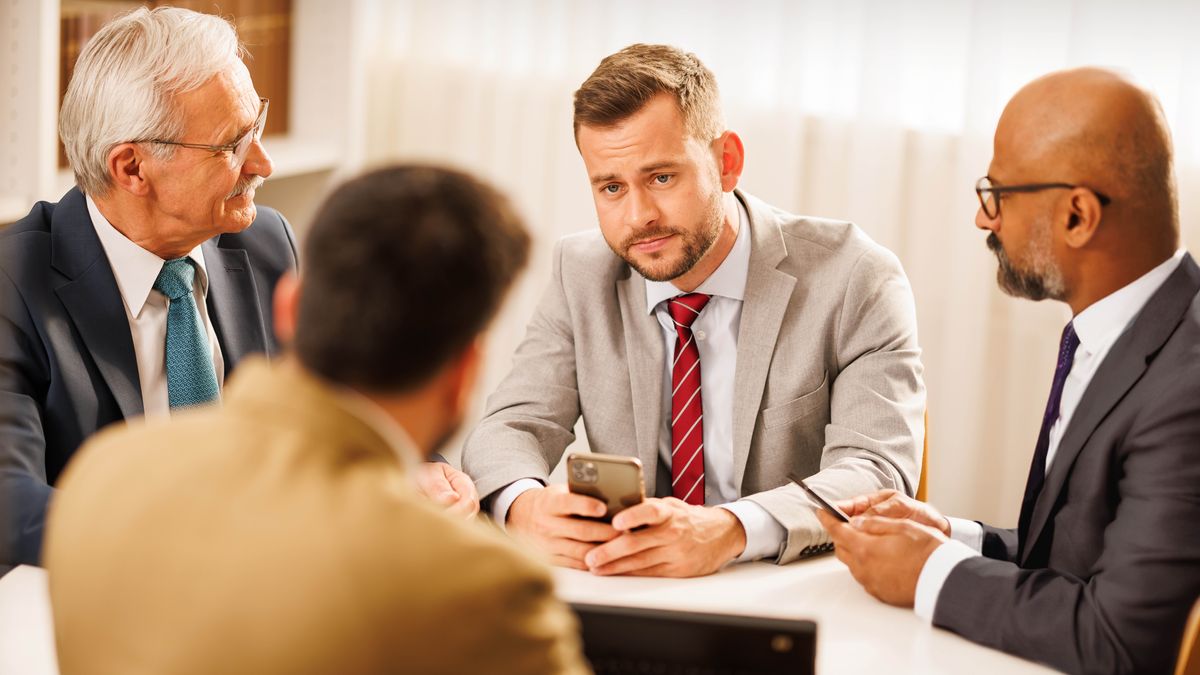 Baholo ba bararo ba bua le mor’abo rona e mong ’me o ba mametse ka hloko.