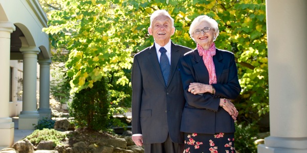 Kenneth le Evelyn Little