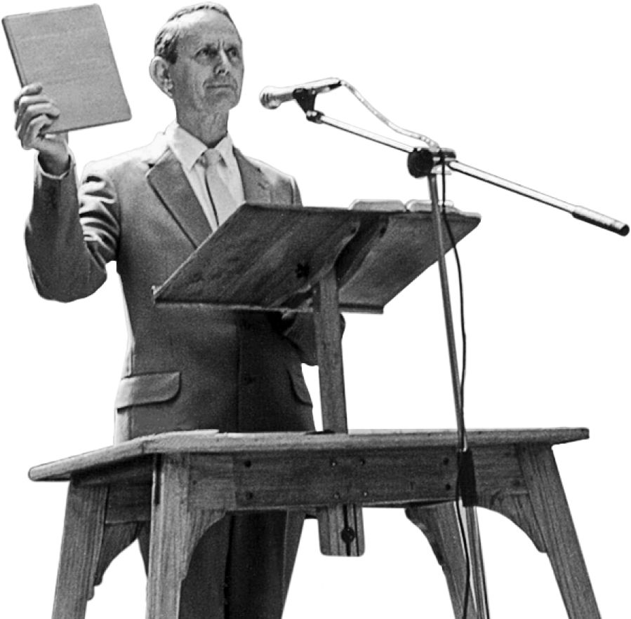 Arthur o lokolla Buka ea ka ea Lipale Tsa Bibele Gaelic ka 1983