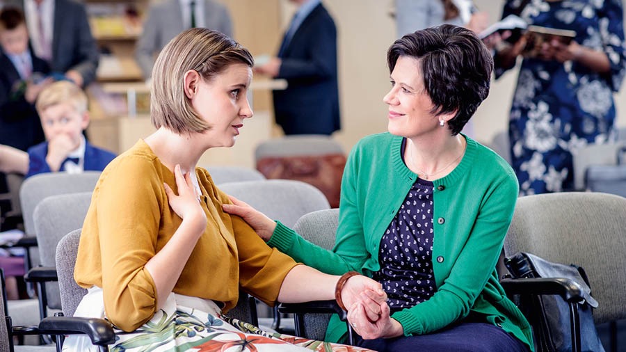 Baralib’abo rona ba babeli ba lokisa litaba Holong ea ’Muso ’me baa tšoarelana