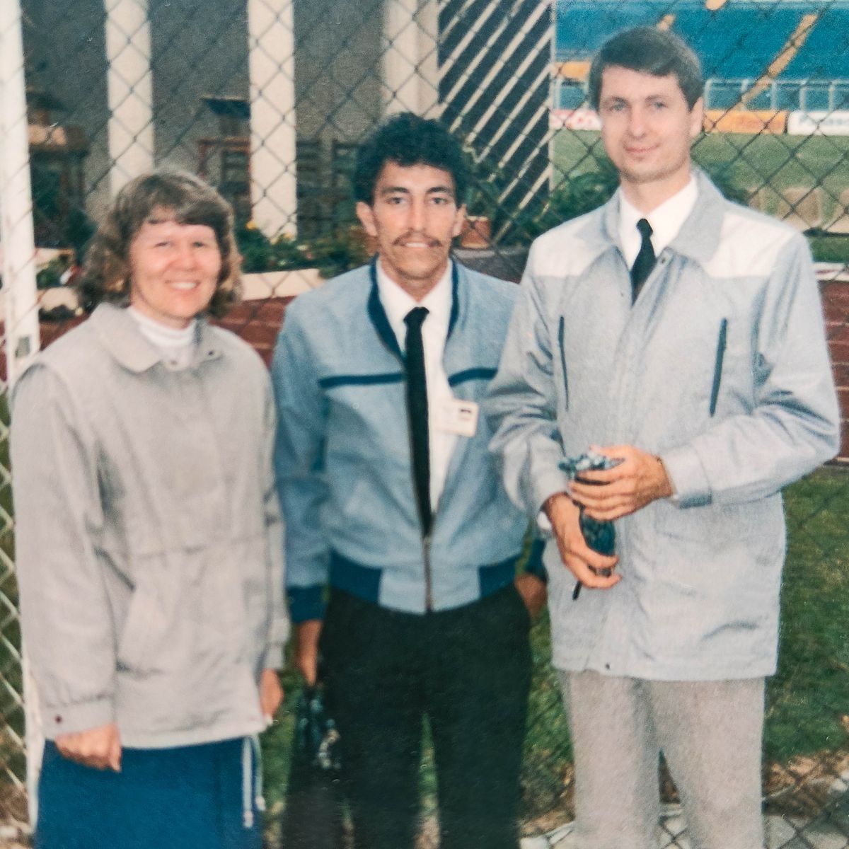 Erkki, mosali oa hae Sirkka le Fernando González.