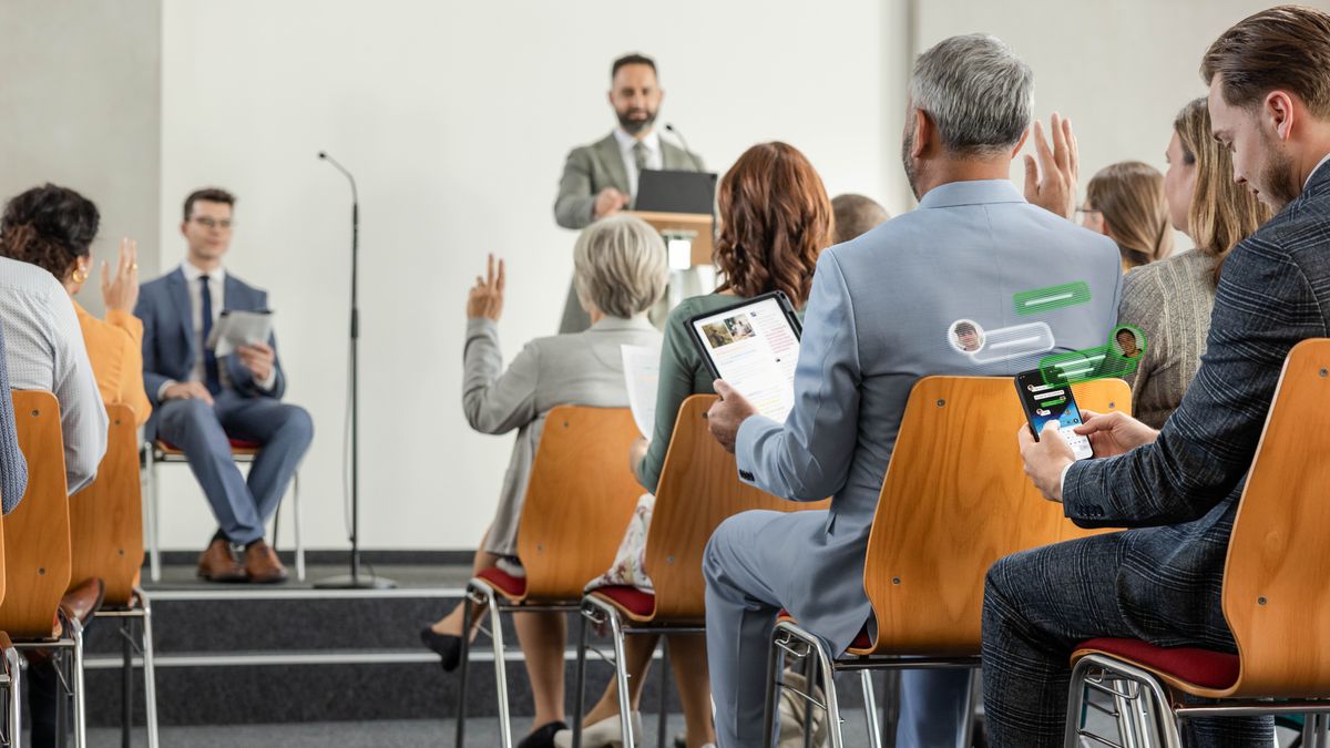 Mor’abo rona o ngollana melaetsa le motsoalle oa hae nakong ea Thuto ea “Molula-Qhooa.”