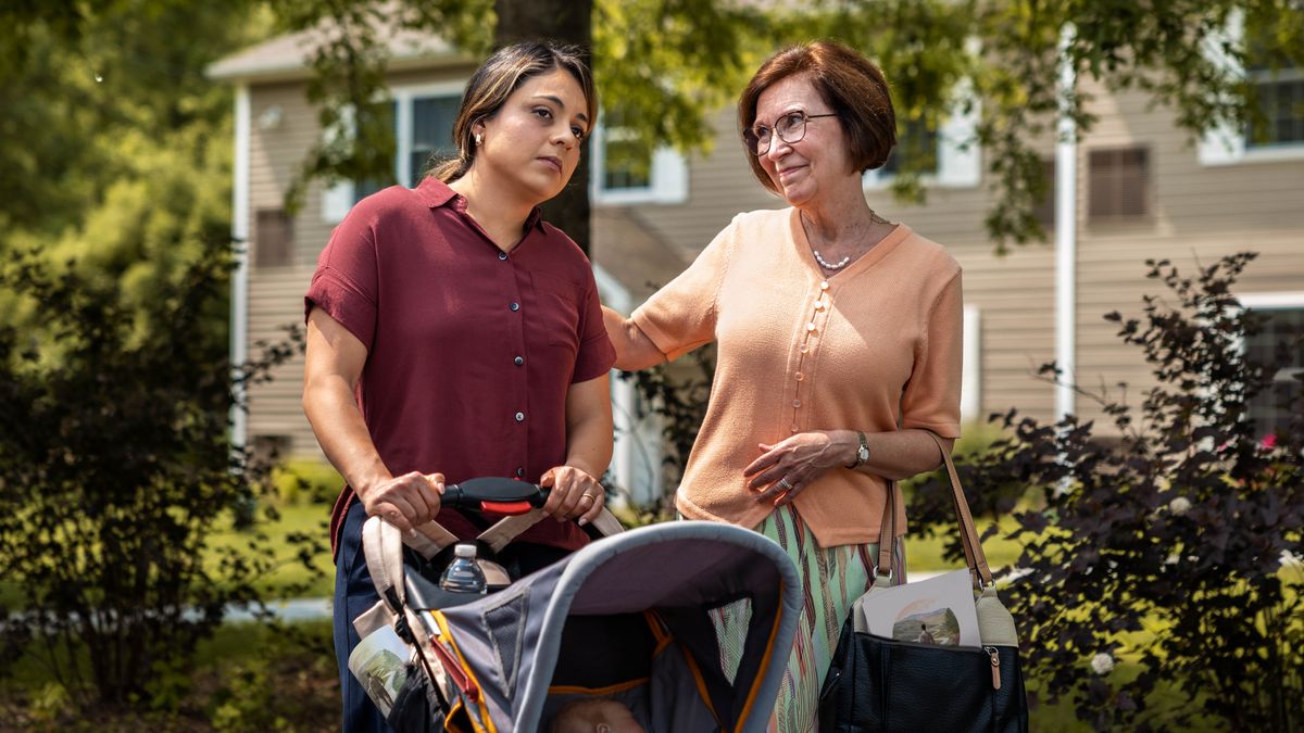 Morali oa bo rona ea nyahameng ea ntseng a khanna ngoana oa hae ka koloeana ea bana, o mosebetsing oa boboleli le morali oa bo rona e mong ea behileng letsoho holim’a mahetla a hae.