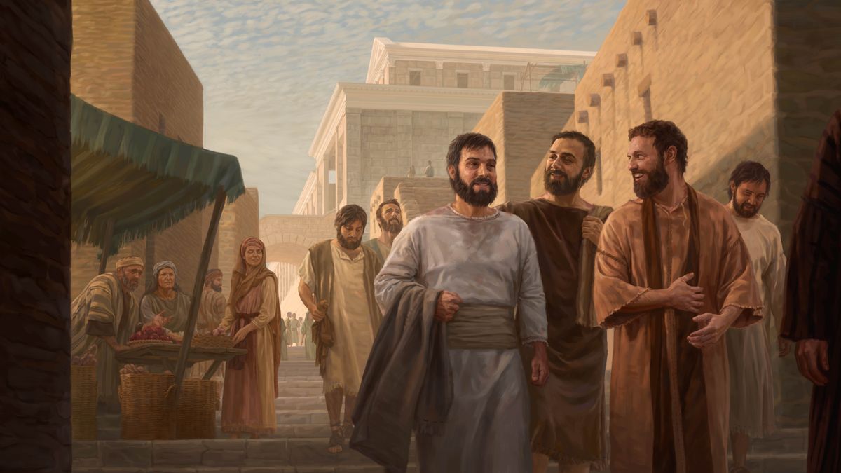 Petrose le baapostola ba bang ba iqoqela hamonate ha ba ntse ba tsamaea seterateng sa motse ka mor’a hore ba shapuoe. Sehlopha sa Bajuda se makaletse banna bana ha ba feta ba apere liaparo tse nang le mali.