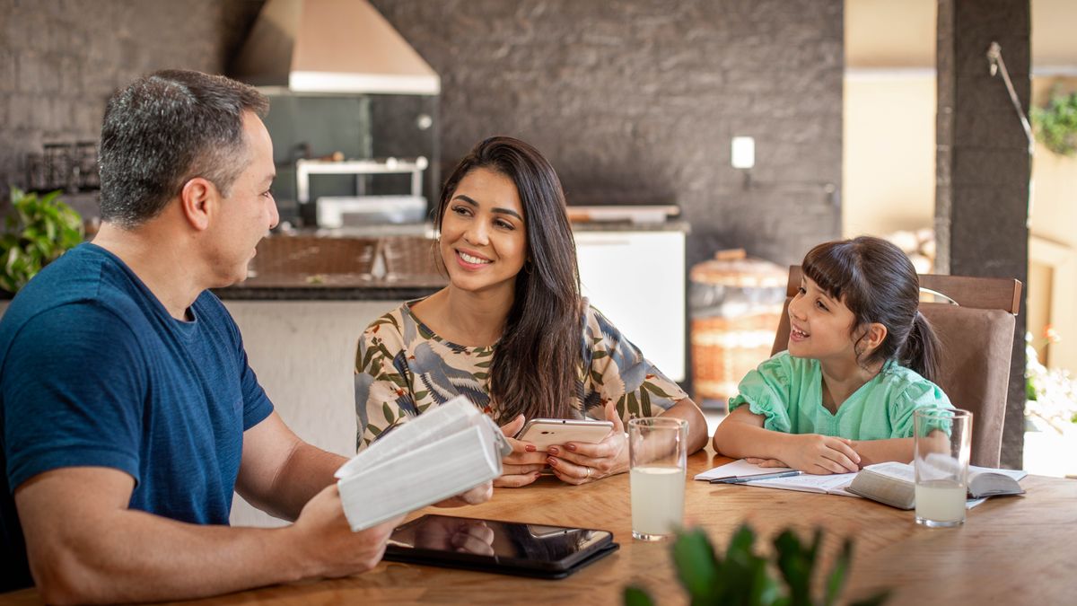 ’Mè eo o borapeling ba lelapa le monna oa hae le morali oa hae.