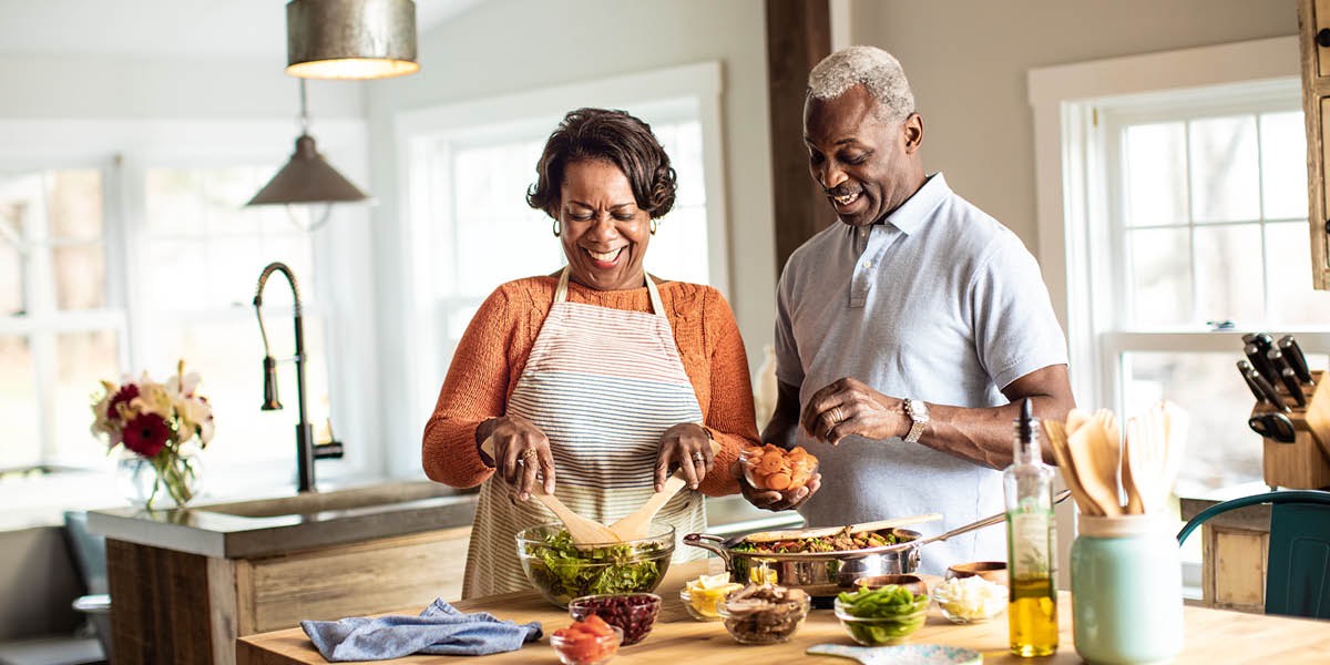 E mong oa bo-rasaense bao ho buuoeng ka bona qalong o pheha lijo le mohats’a hae