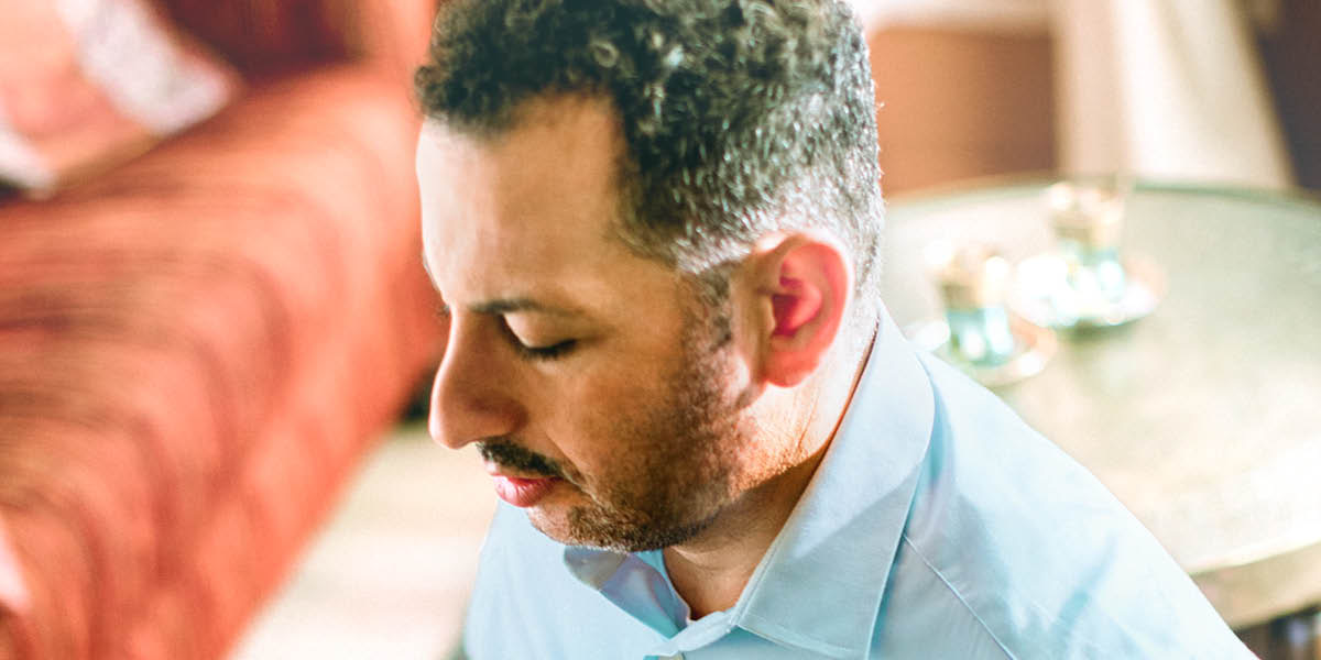 Monna oa Bochabela bo Hare oa rapela.