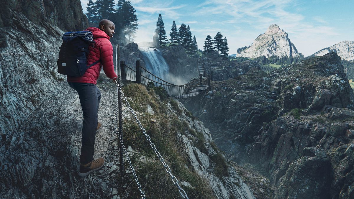 Mohlankana ea hlahileng lihloohong tse fetileng o tsamaea tseleng e tšesaane e moepa e sirelelitsoeng ka liketane le litšepe. Ka pel’a hae ho na le borokho bo mo lebisang moo a batlang ho fihla teng.