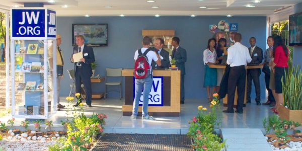 Setšoantšo se maqepheng a 158, 159