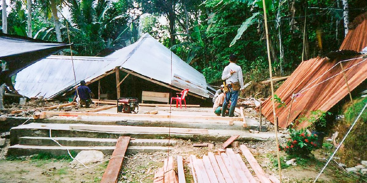 Mehaho e senyehileng ka mor’a tšisinyeho ea lefatše Indonesia