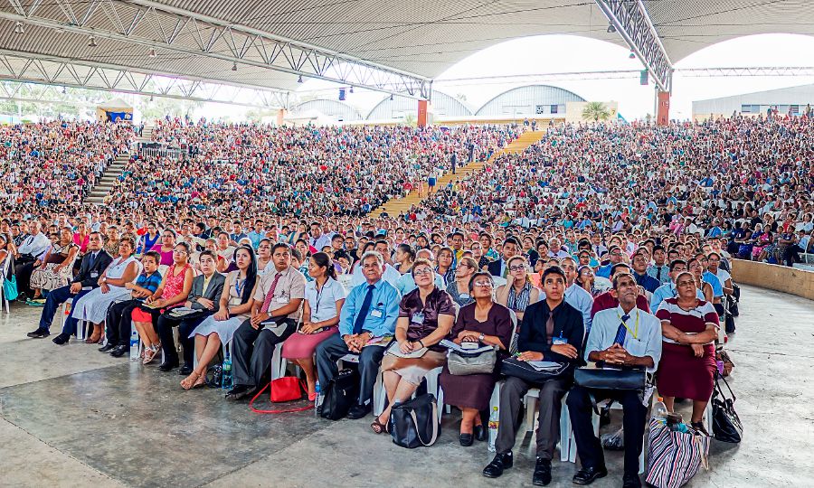 Batho ba mametse lenaneo kopanong ea setereke ea Lipaki Tsa Jehova ea 2015, El Salvador