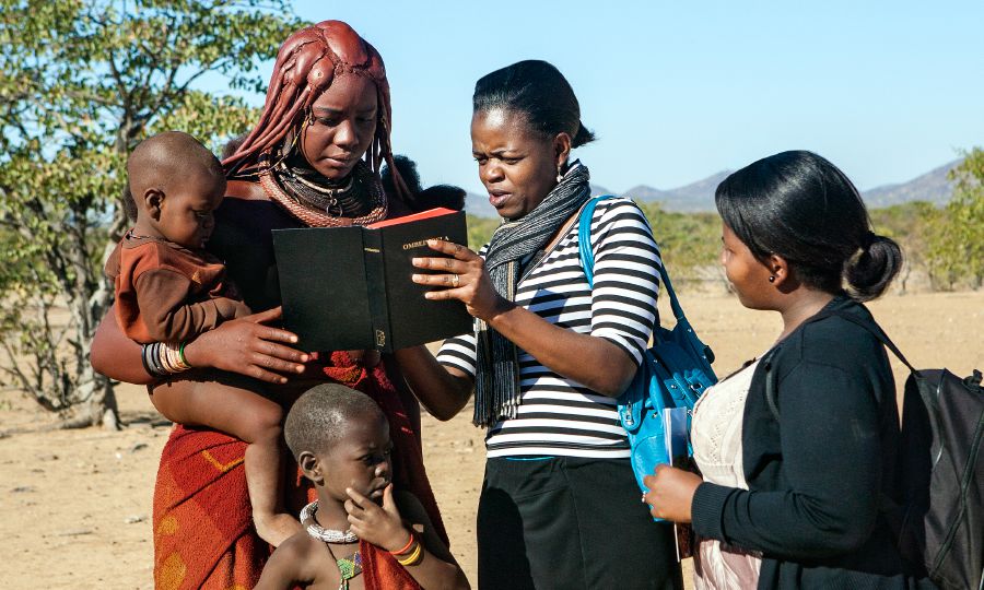 Lipaki Tse Peli li bolella mosali e mong oa Mohimba litaba tse molemo, Namibia