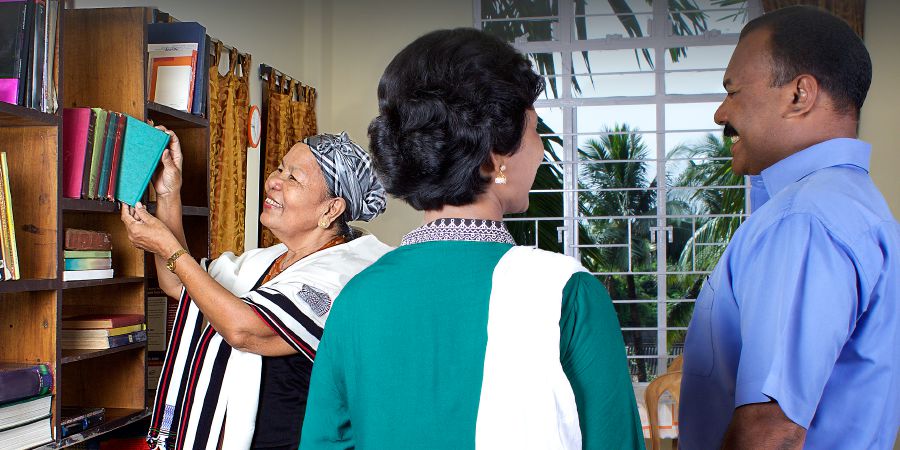 Mosali ea thahasellang oa India o bontša bo-pula-maliboho ba babeli lingoliloeng tseo a nang le tsona tsa bo-1970 le 1980