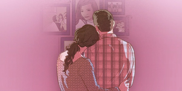 Kolot keur ningali poto-poto budak awéwéna nu geus maot