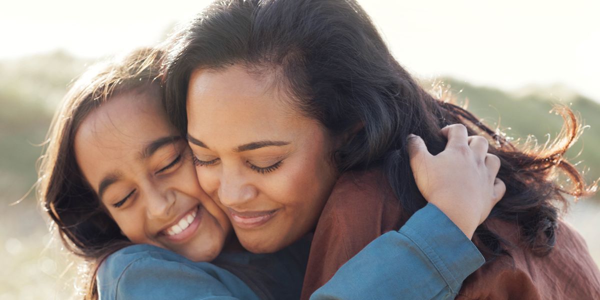 Indung keur nangkeup budakna.