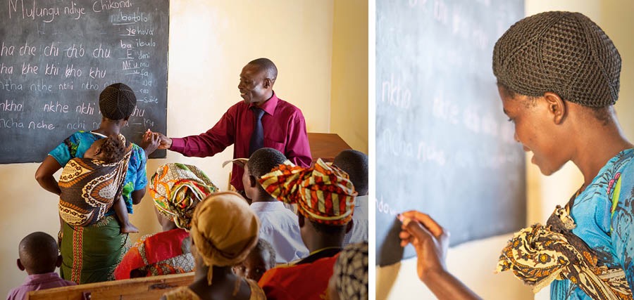 Kelas maca jeung nulis diayakeun di Lilongwe, Malawi dina taun 2014. 1. Saurang sadérék keur ngajarkeun maca jeung nulis dina basa Chichewa di Balé Karajaan. 2. Saurang awéwé keur nulis dina papan tulis di Balé Karajaan.