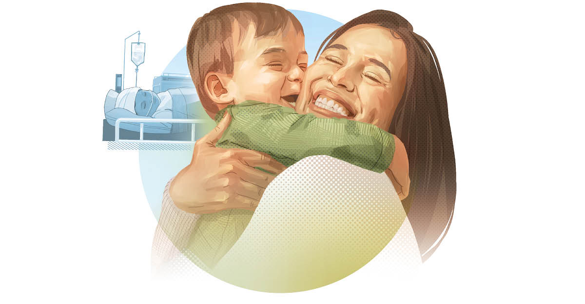 Budak lalaki nu tadina gering, ayeuna geus séhat jeung nangkeup indungna.