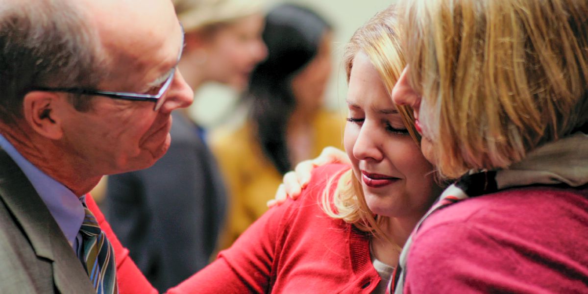 Kolotna Sonya meluk manéhna