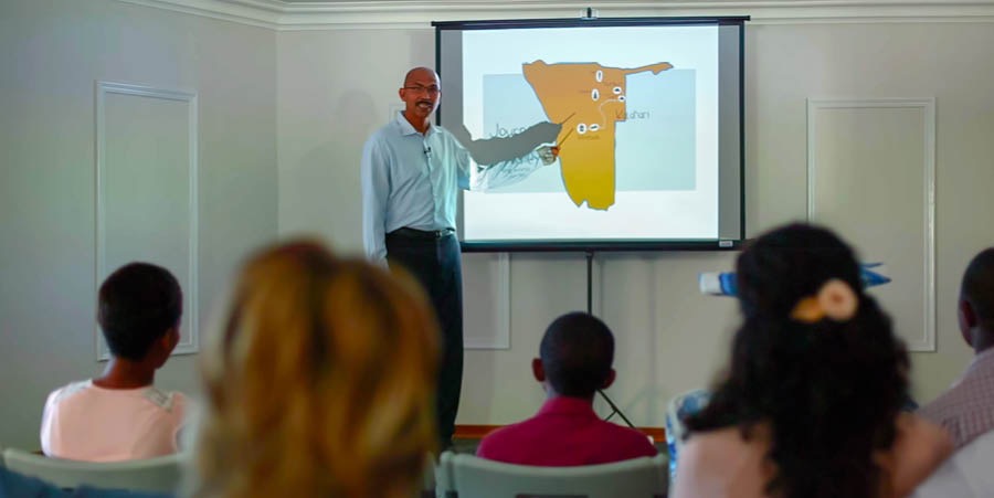 Hiji kelompok rék ngayakeun perjalanan pikeun ngawawar di Namibia