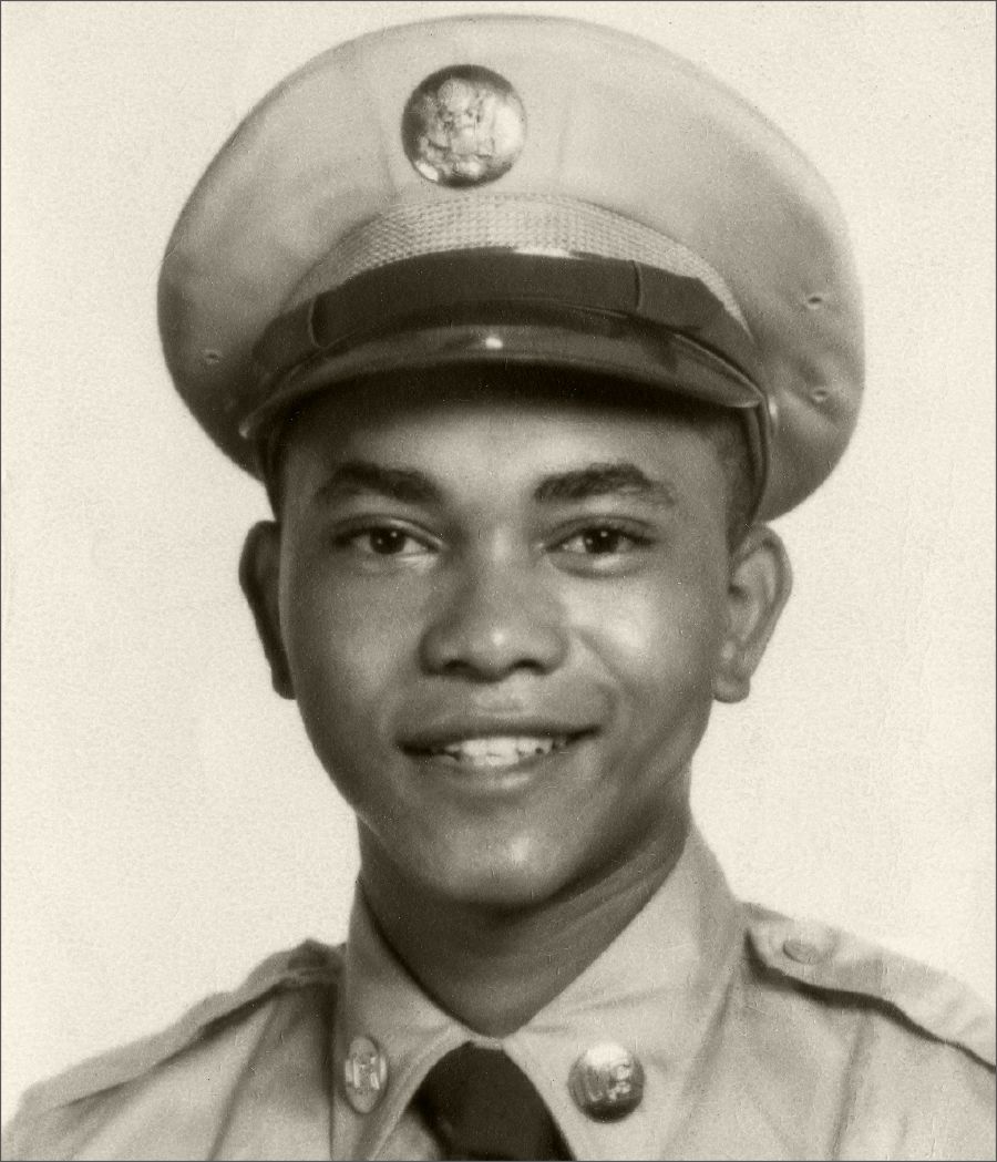 Samuel Herd maké seragam tentara