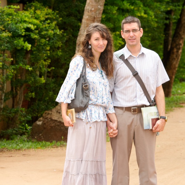 Johanna ve Sébastien Benin’de iyi haberi duyuruyor