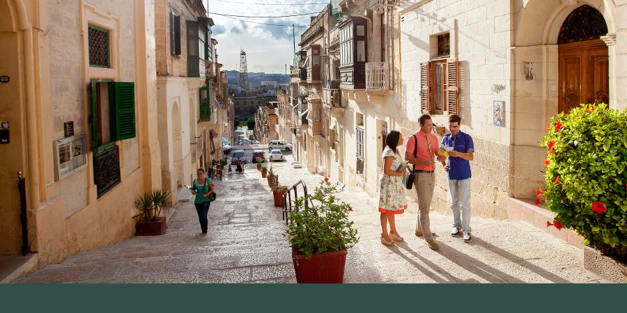 Adawurubɔfo bi de kratawa redi ɔbarima bi adanse wɔ Malta