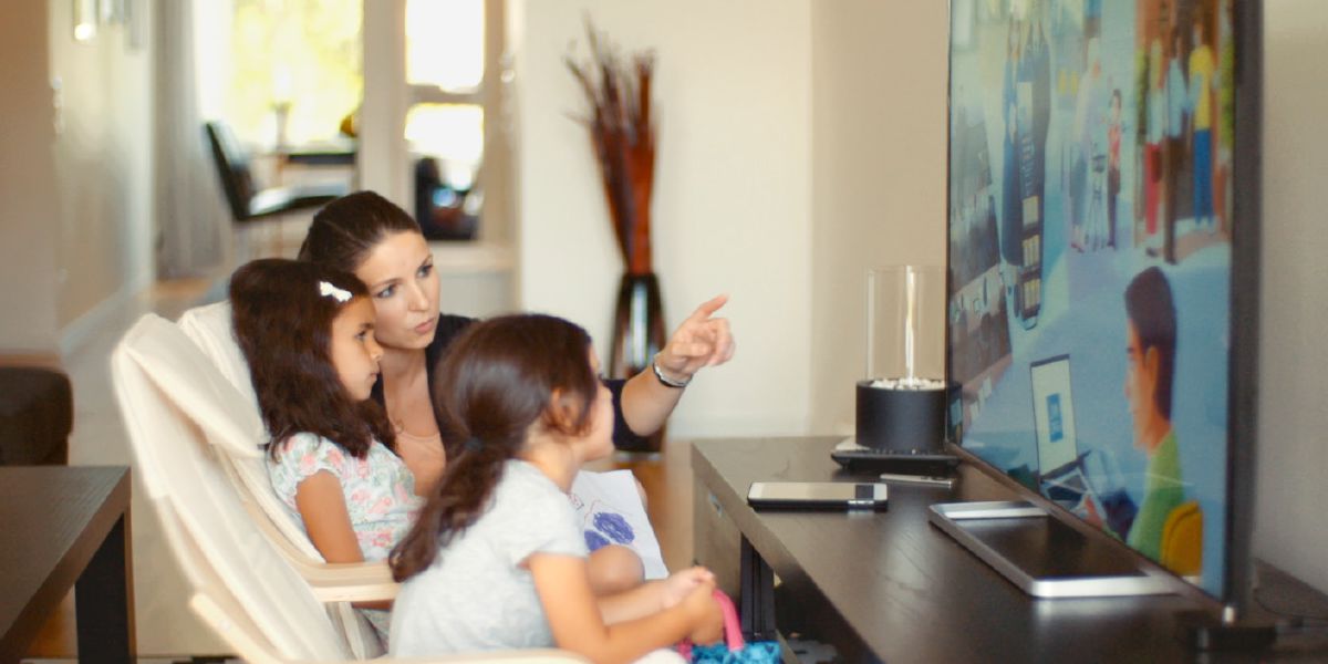 Talita la parla sora la so speransa, la lede doperando un computador, la fà un comentàrio nela riunion, e la va nela predicassion col so pare