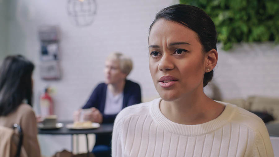 Una parte del vìdeo ‘Proa sentir la alegria de far dissìpoli — Fà meio le to abilità — Métete ntel posto dei altri.’ Rita la proa capir quel che Sara la sente intanto che la ghe scolta.