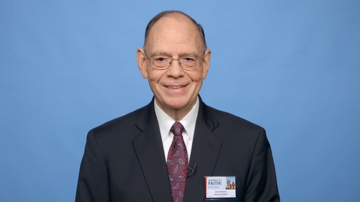 Una parte del vìdeo “‘Lota con tuta la to forsa par la fede’! — Parte.” David Splane, un fradel del Corpo Governante.