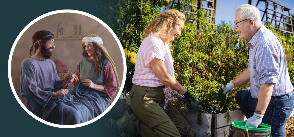 Un omo e so dona i ze drio laorar insieme contenti nel giardin. La stampa la mostra Àquila e Prissila contenti laorando insieme.