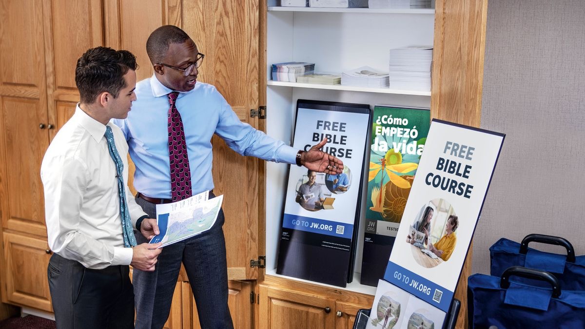 Un ansino el mostra a nantro fradel ndove che se mete via el careto e le publicassion che se dopera par doperarlo.