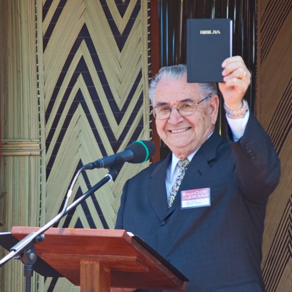 Okumiheriwa wa Tradução do Novo Mundo das Escrituras Sagradas oRuanda