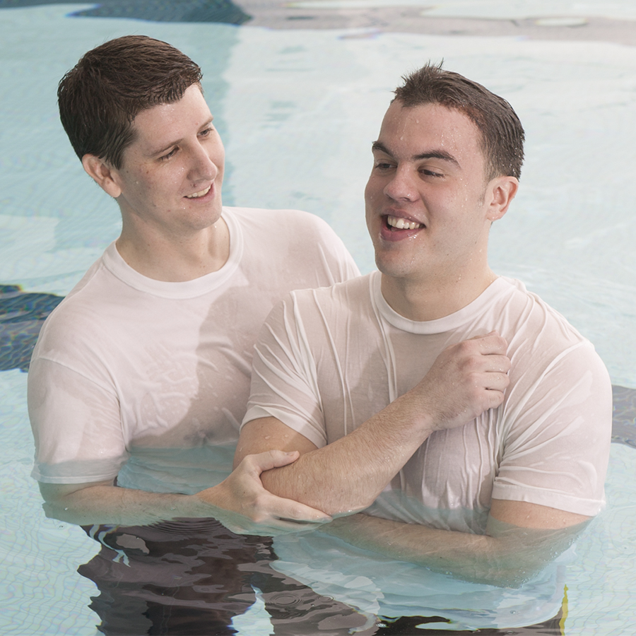 Seorang murid Yesus dibaptis untuk menunjukkan bahawa dia sudah membaktikan diri kepada Tuhan